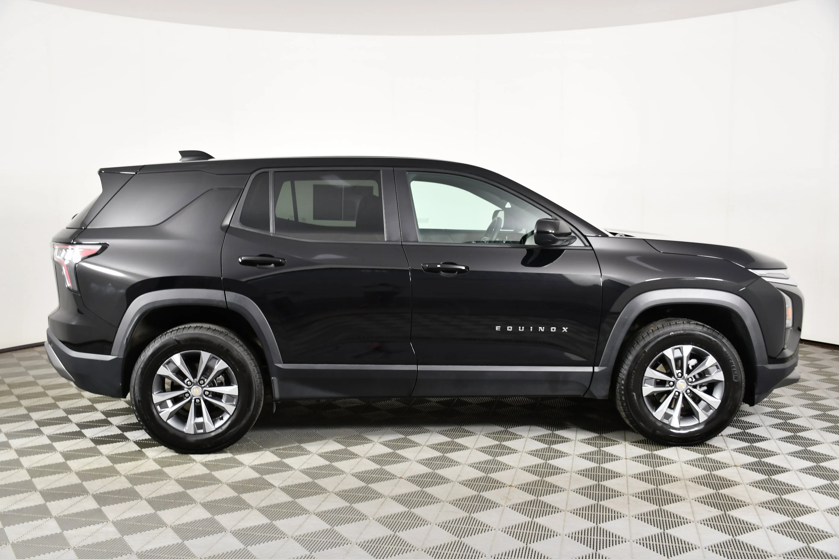 Used 2026 Mosaic Black Metallic Chevrolet AWD LT image 5