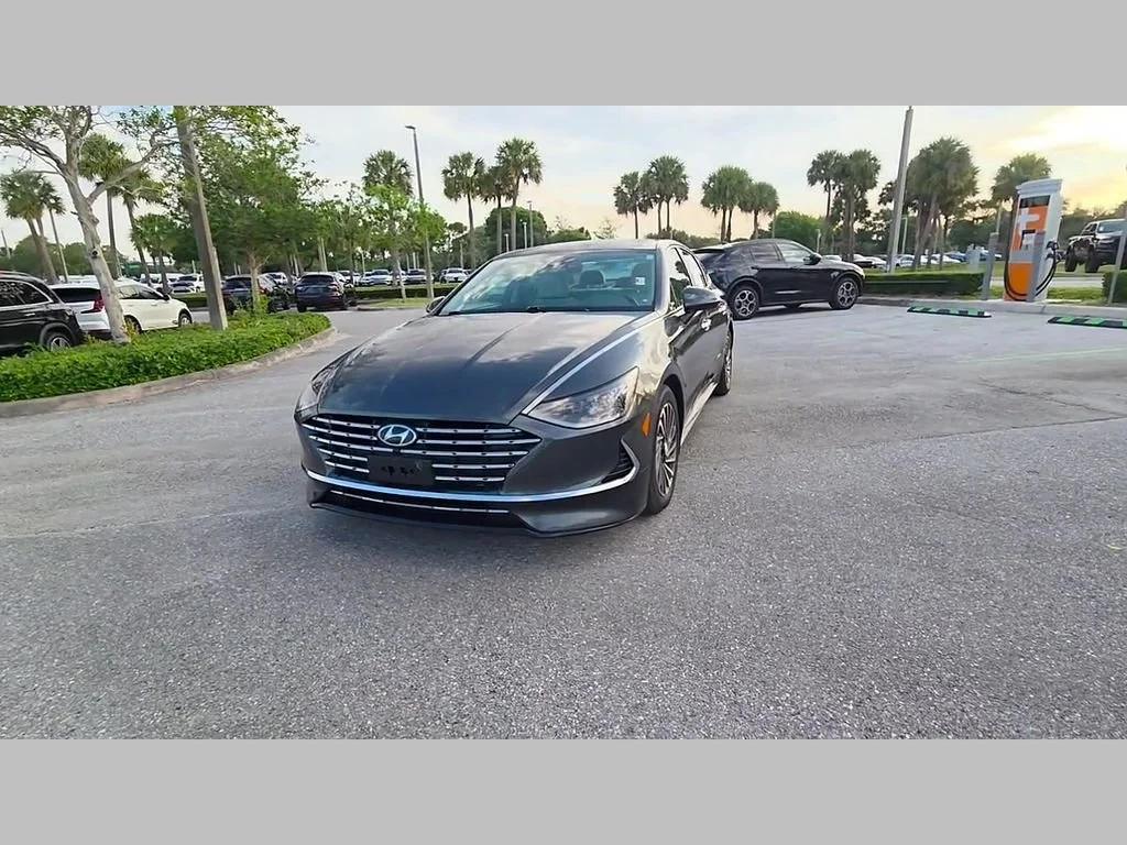 Used 2022 Portofino Gray Hyundai Limited image 45