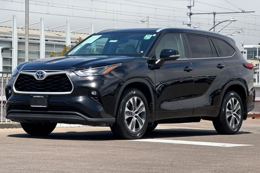 Used 2023 Black Toyota XLE image 8