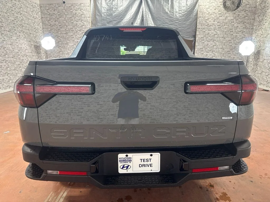 New 2027 Hampton Gray Hyundai SE image 6