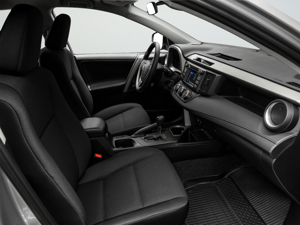 Used 2018 Silver Toyota LE image 27