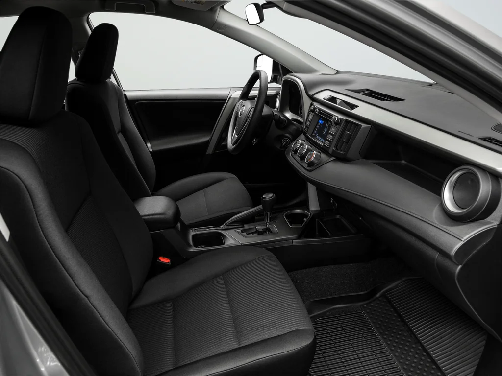 Used 2018 Silver Toyota LE image 27