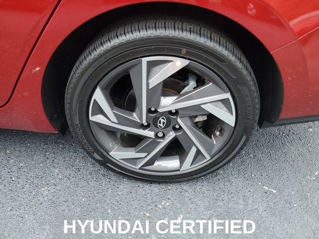 Used 2025 Red Hyundai SEL Convenience image 29