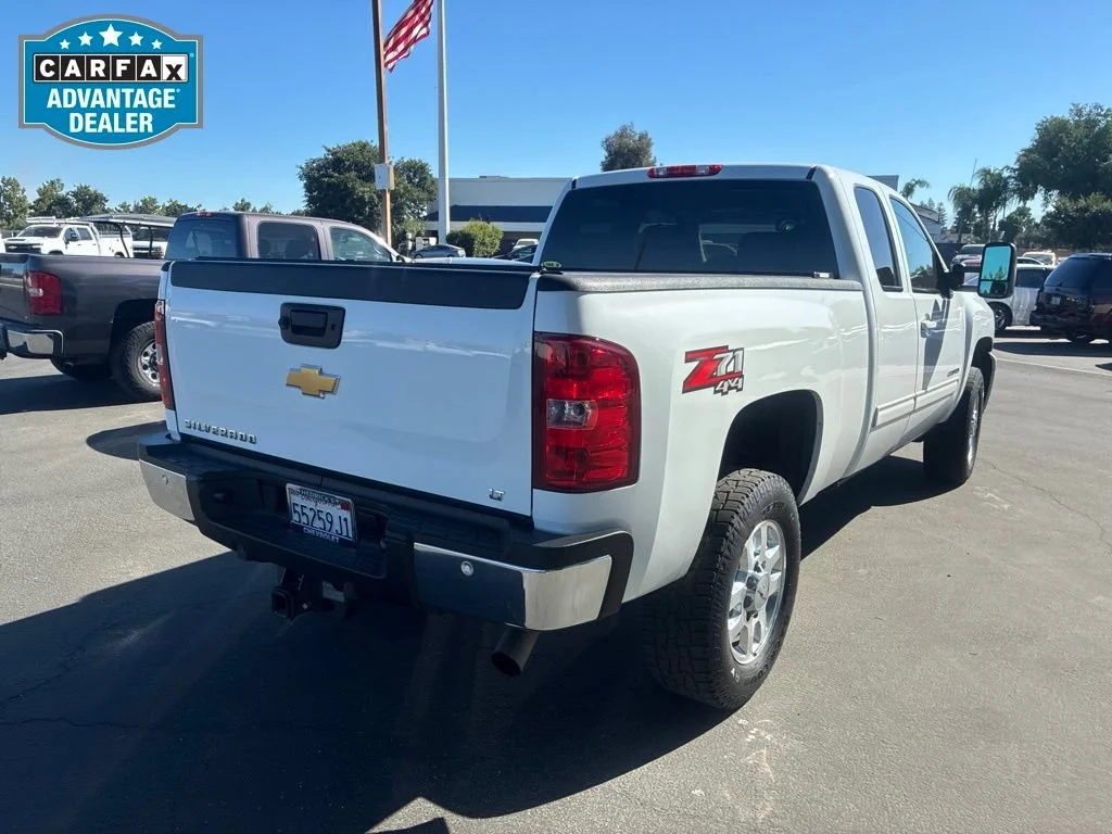 Used 2013 SUMMIT WHITE Chevrolet LT image 2