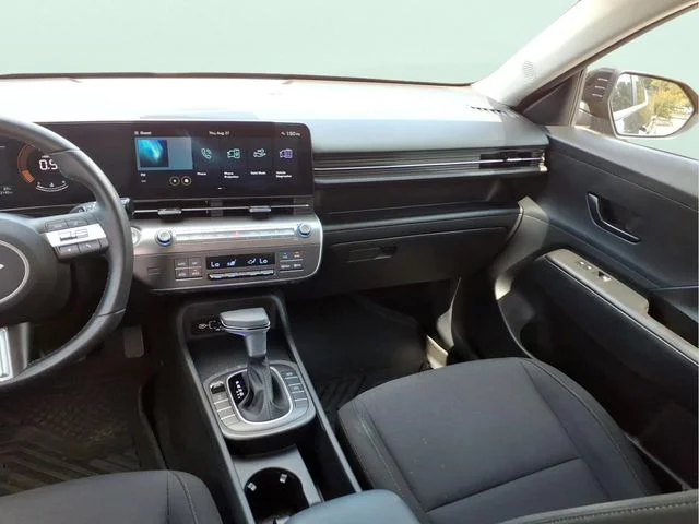 Used 2025 Black Hyundai SEL image 18