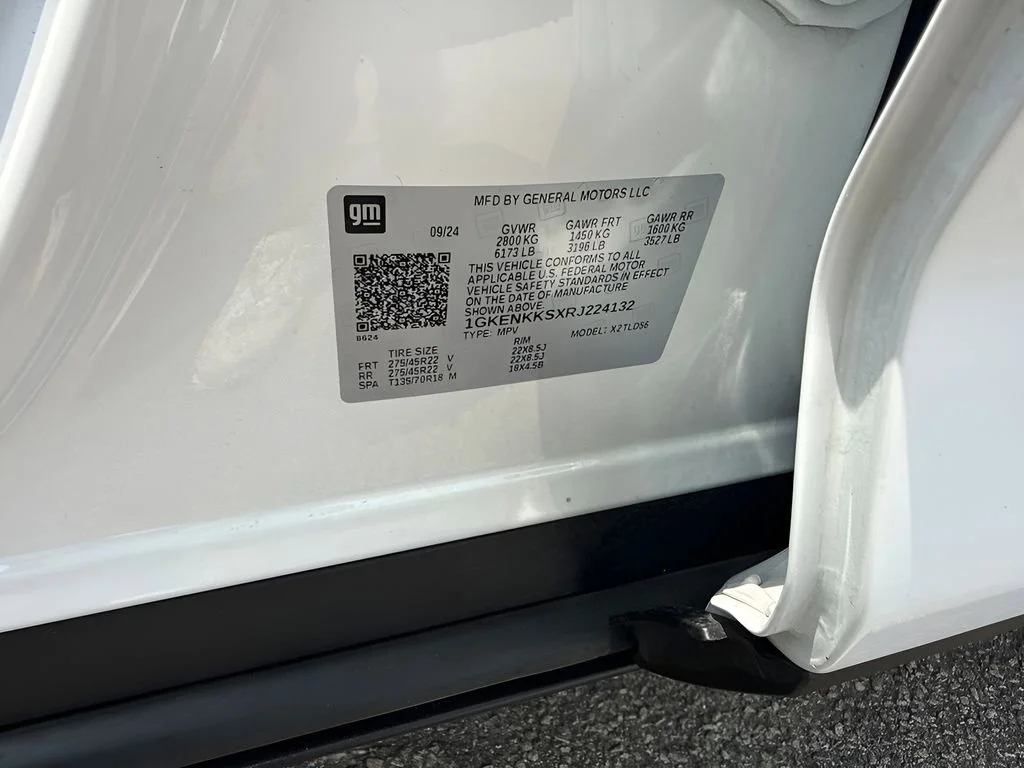 Used 2024 Summit White GMC Elevation image 40