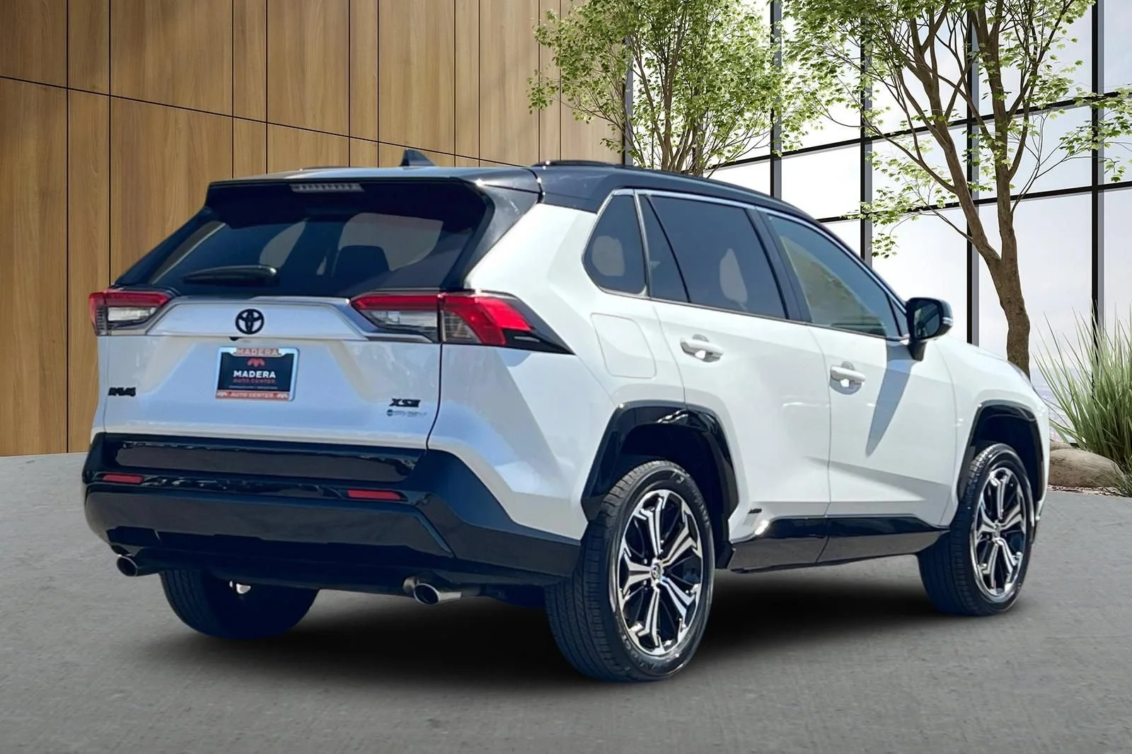 Used 2025  Toyota XSE image 4