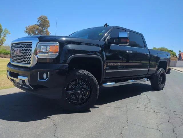 Used 2016 Black GMC Denali image 32