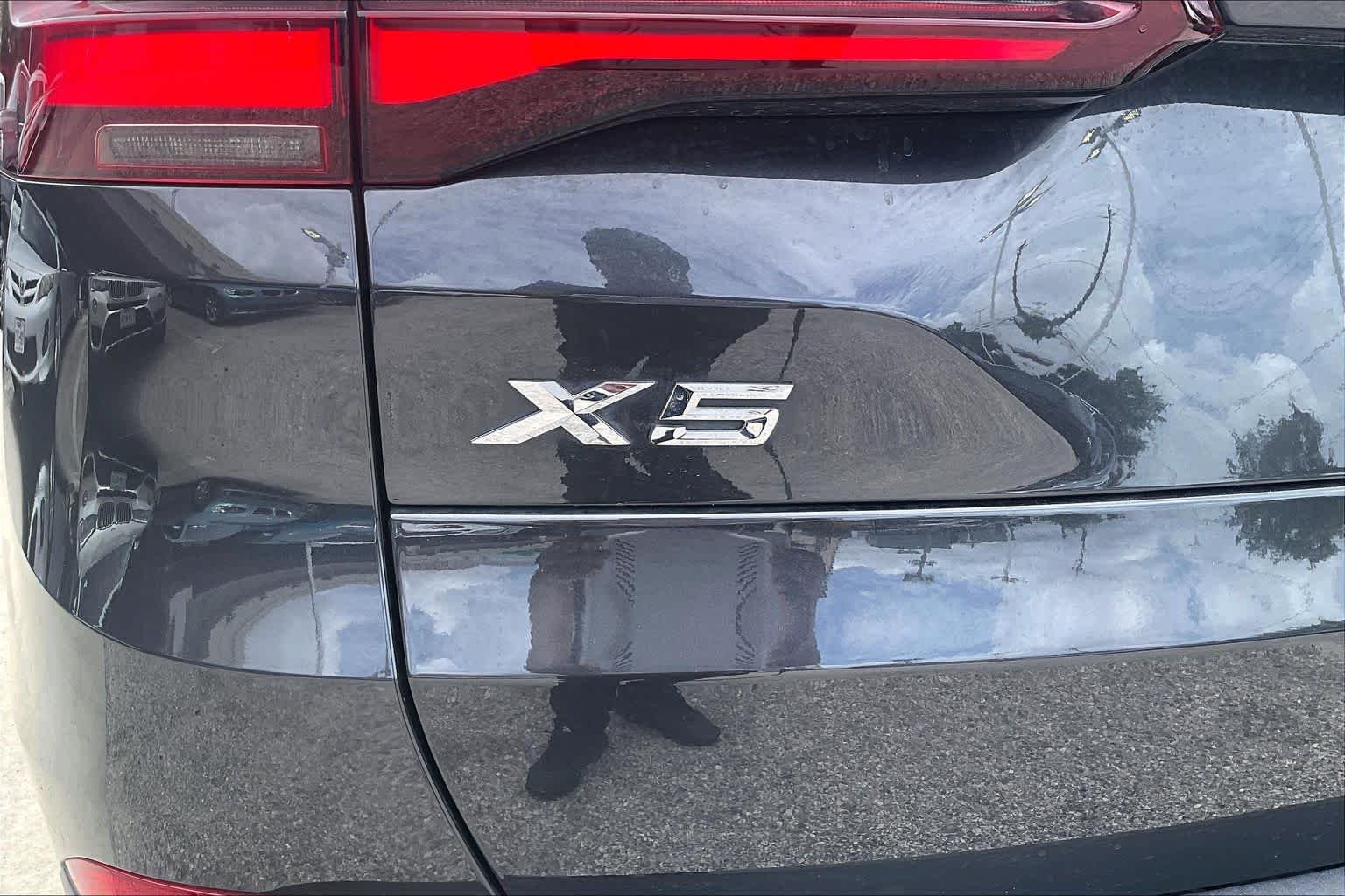 Used 2022 Dark Graphite Metallic BMW xDrive40i image 30