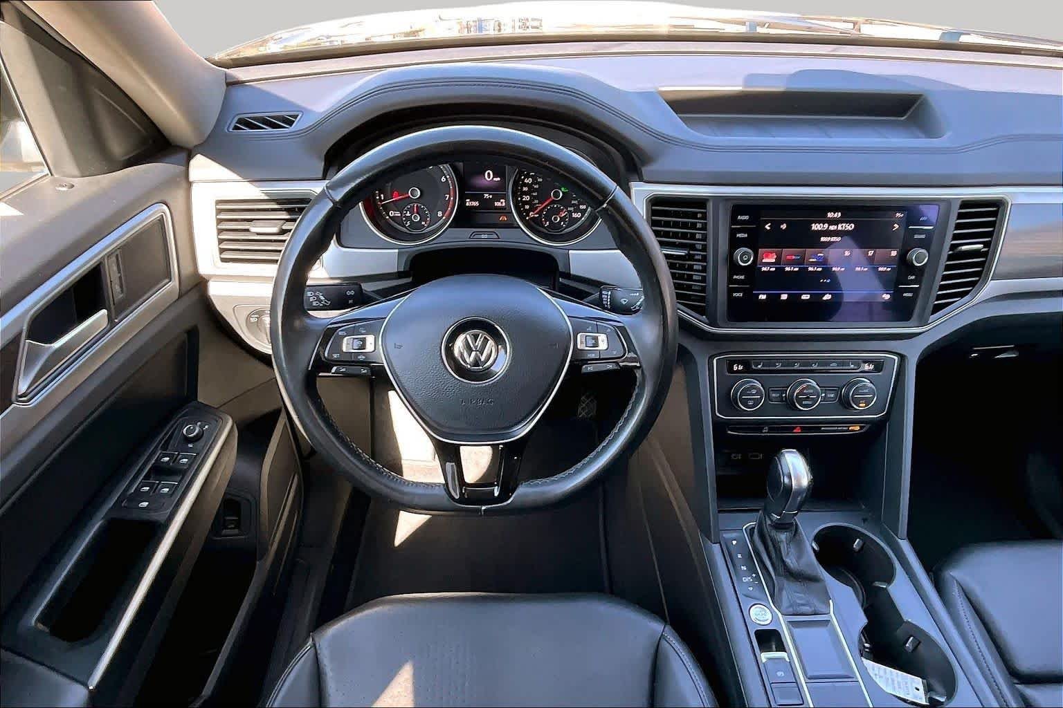 Used 2019 DEEP BLACK PEARL EFFECT Volkswagen 3.6L V6 SE w/Technology image 6