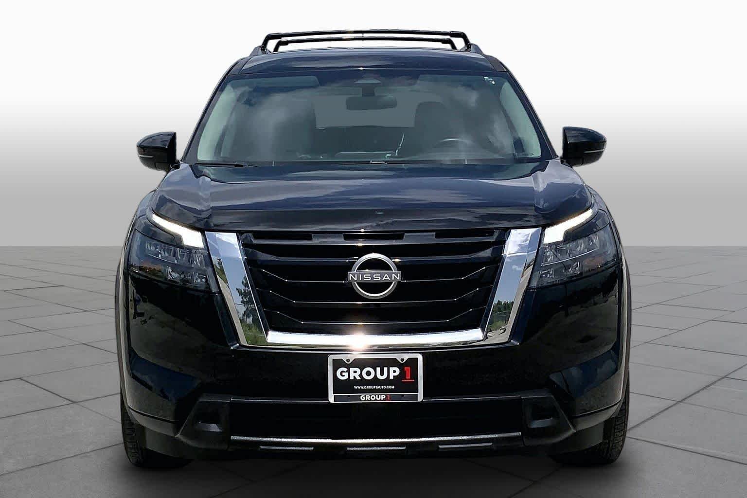 Used 2023 Super Black Nissan SV image 4