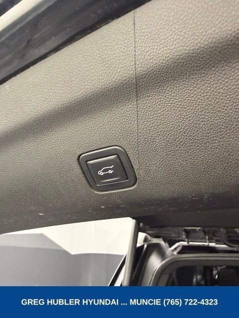 Used 2022 Black Chevrolet Z71 image 72