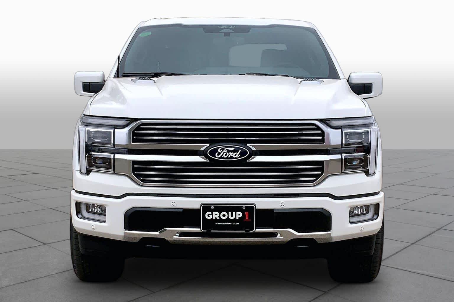 New 2026 Star White Metallic Tri-Coat Ford Platinum® image 3