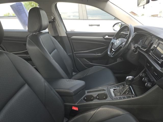 Used 2019 Gray Volkswagen 1.4T SE image 4
