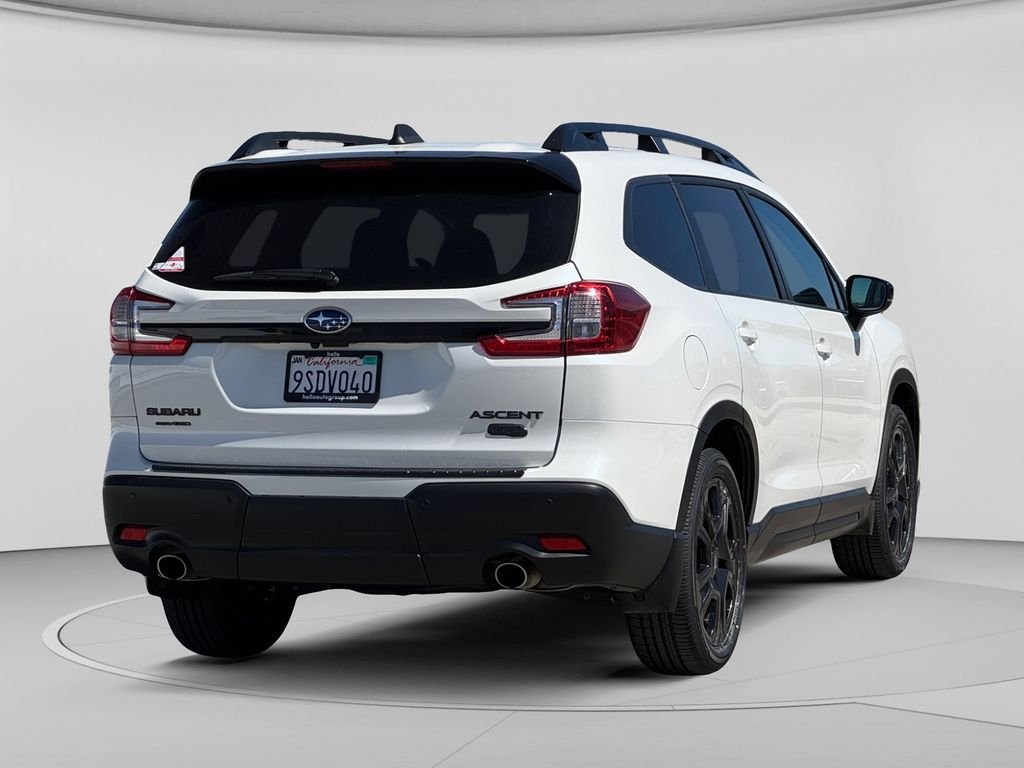 Used 2025 Crystal White Pearl Subaru Onyx Edition image 34