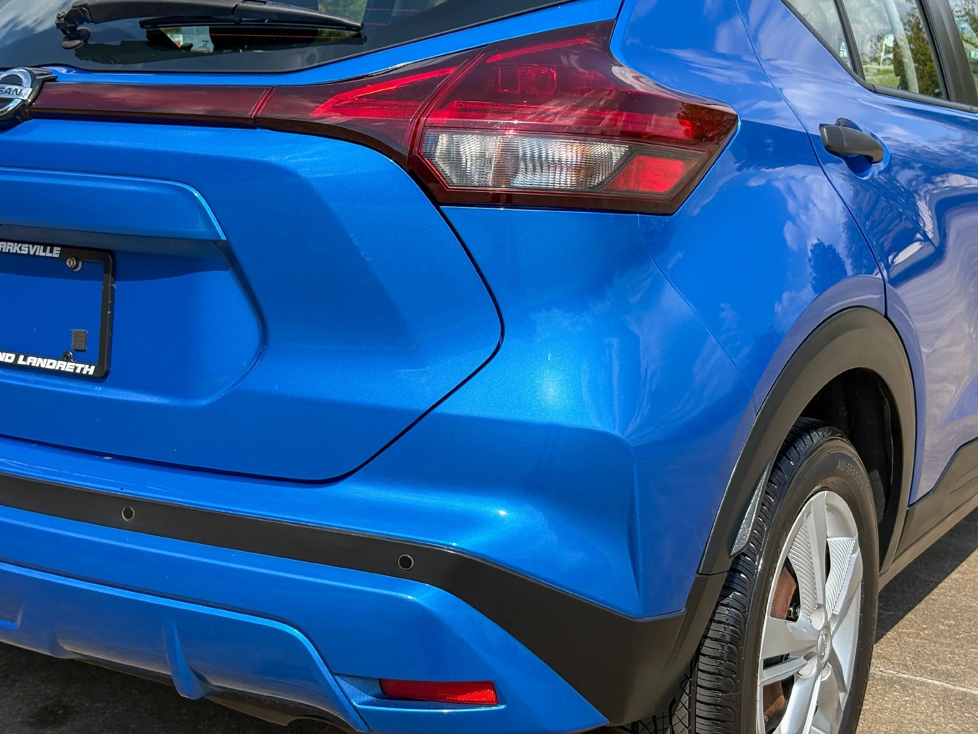 Used 2021 Blue Nissan S image 12