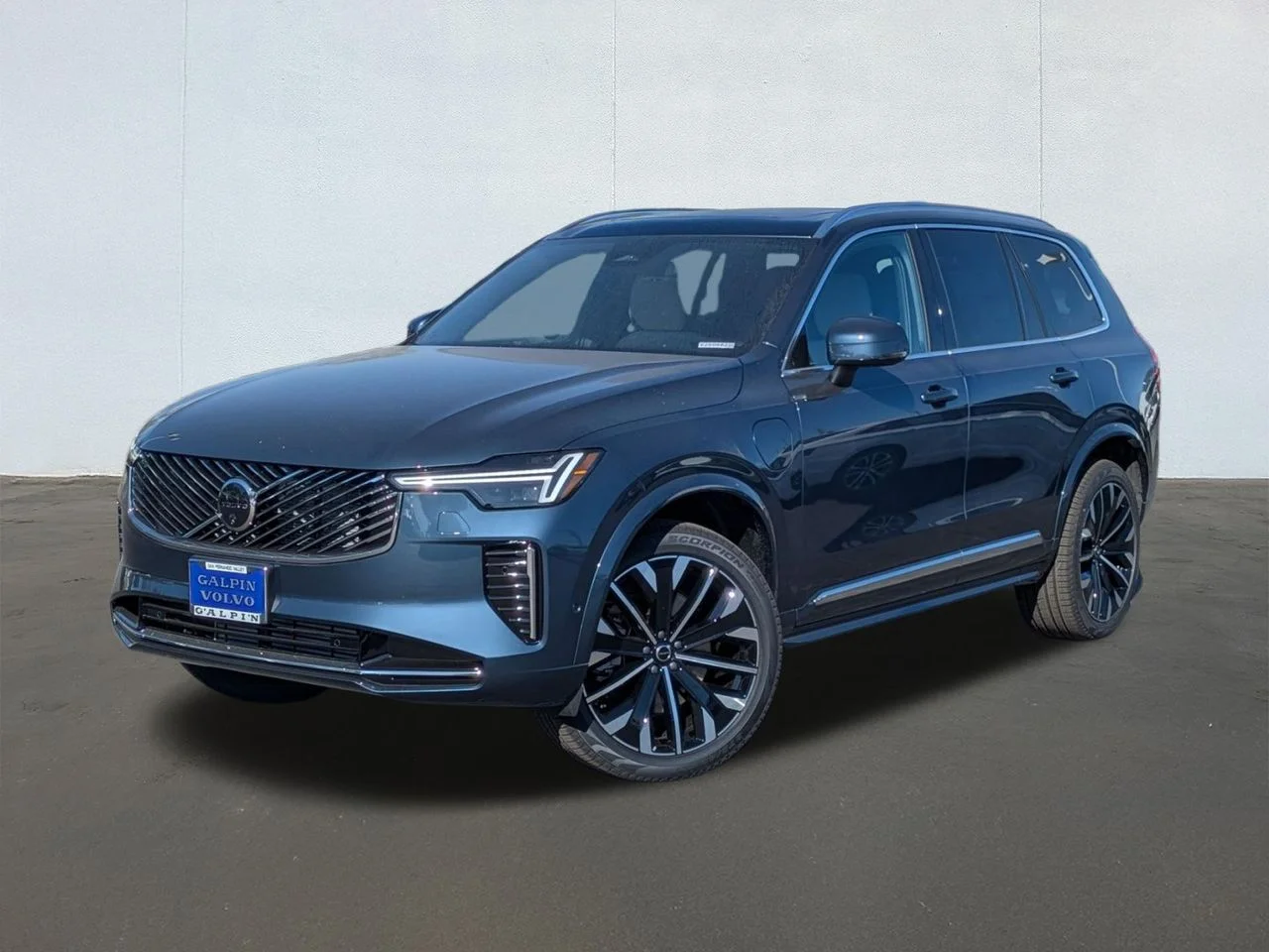 2026 Volvo XC90 T8 Recharge Plus Bright 7-Seat 4WD's photo