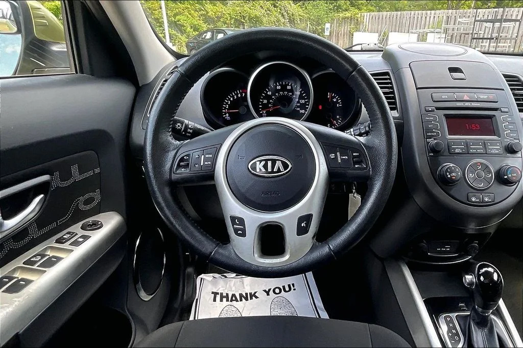 Used 2012 Green Kia Plus image 4