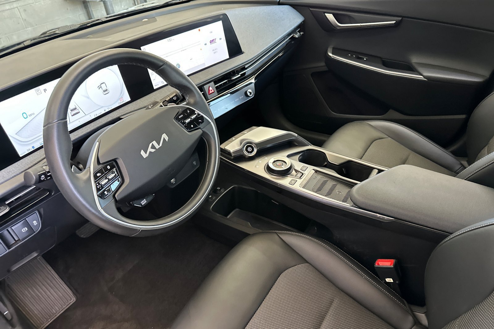 Used 2024 Blue Kia Light image 10