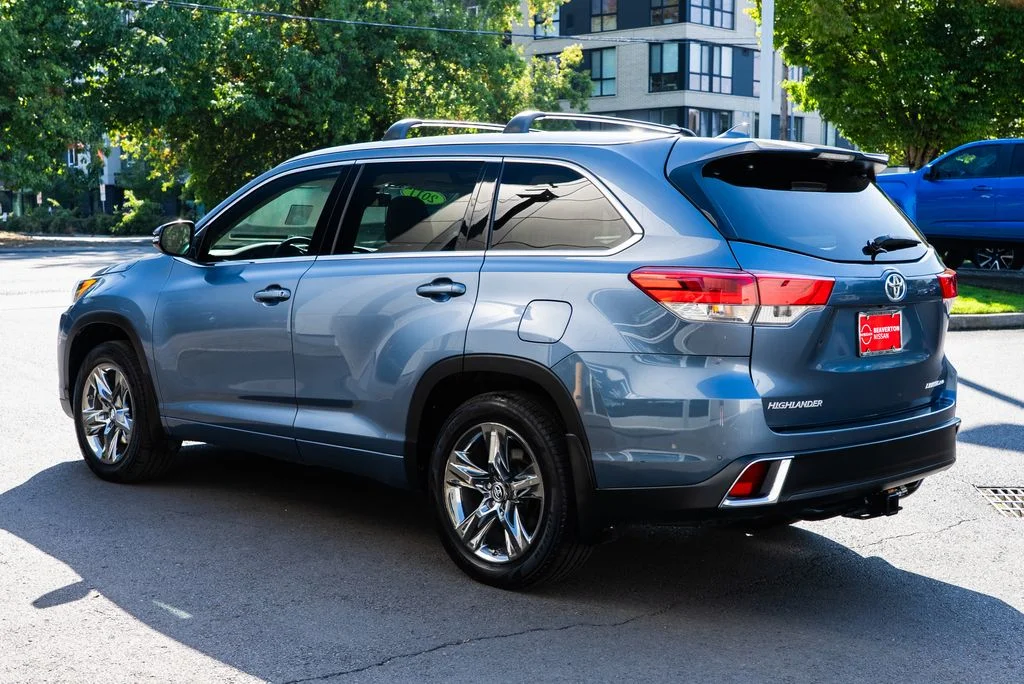 Used 2017 Blue Toyota Limited Platinum image 4