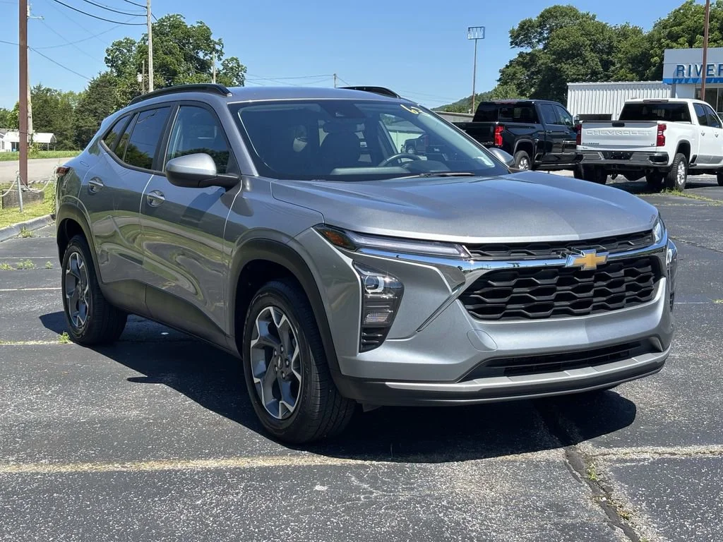 Used 2024 Sterling Gray Metallic Chevrolet LT image 4