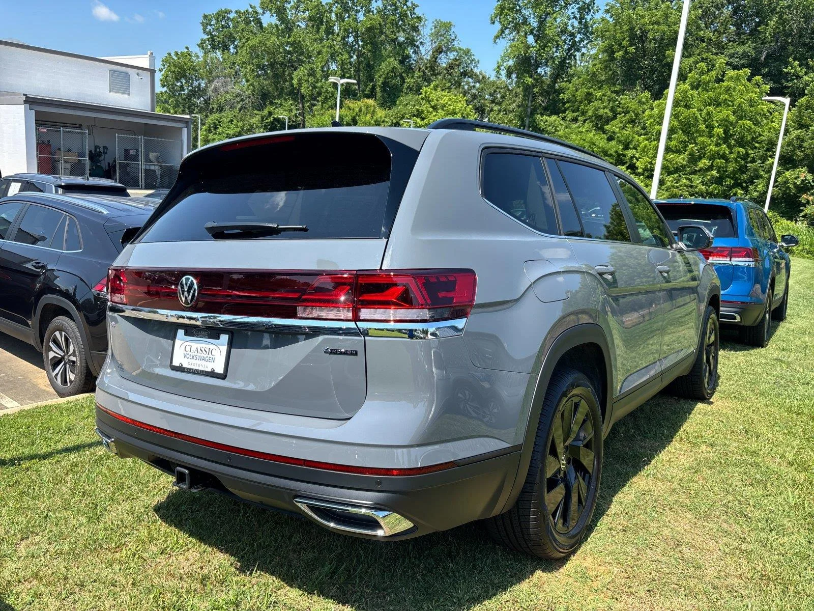 New 2026 Pure Gray Volkswagen 2.0T SE w/Technology image 5