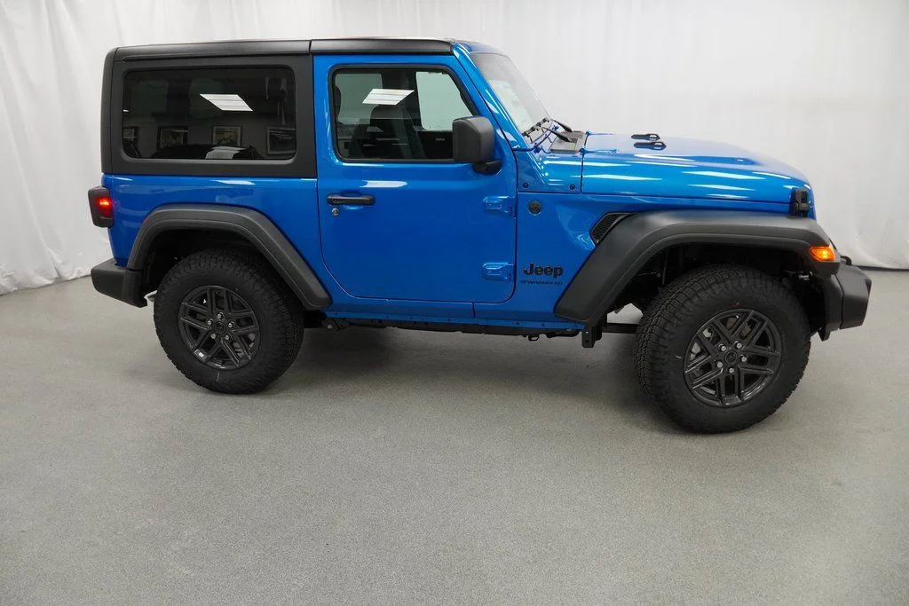 New 2026 Hydro Blue Pearl-Coat Exterior Paint Jeep Sport S image 9