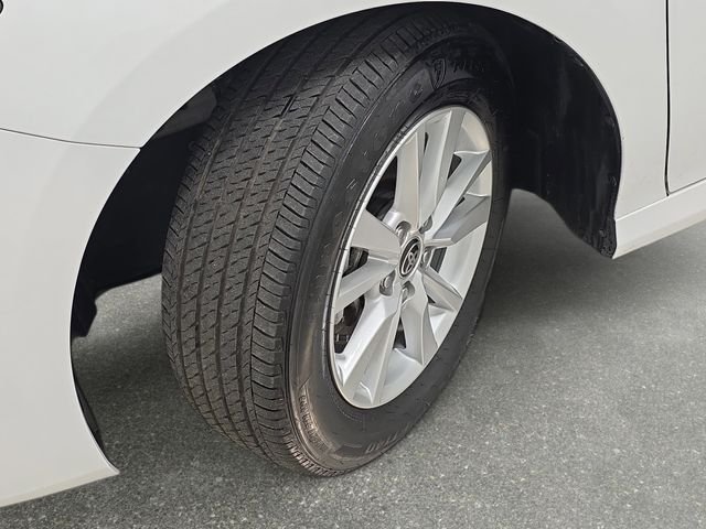 2025 Toyota Camry LE - Photo 25