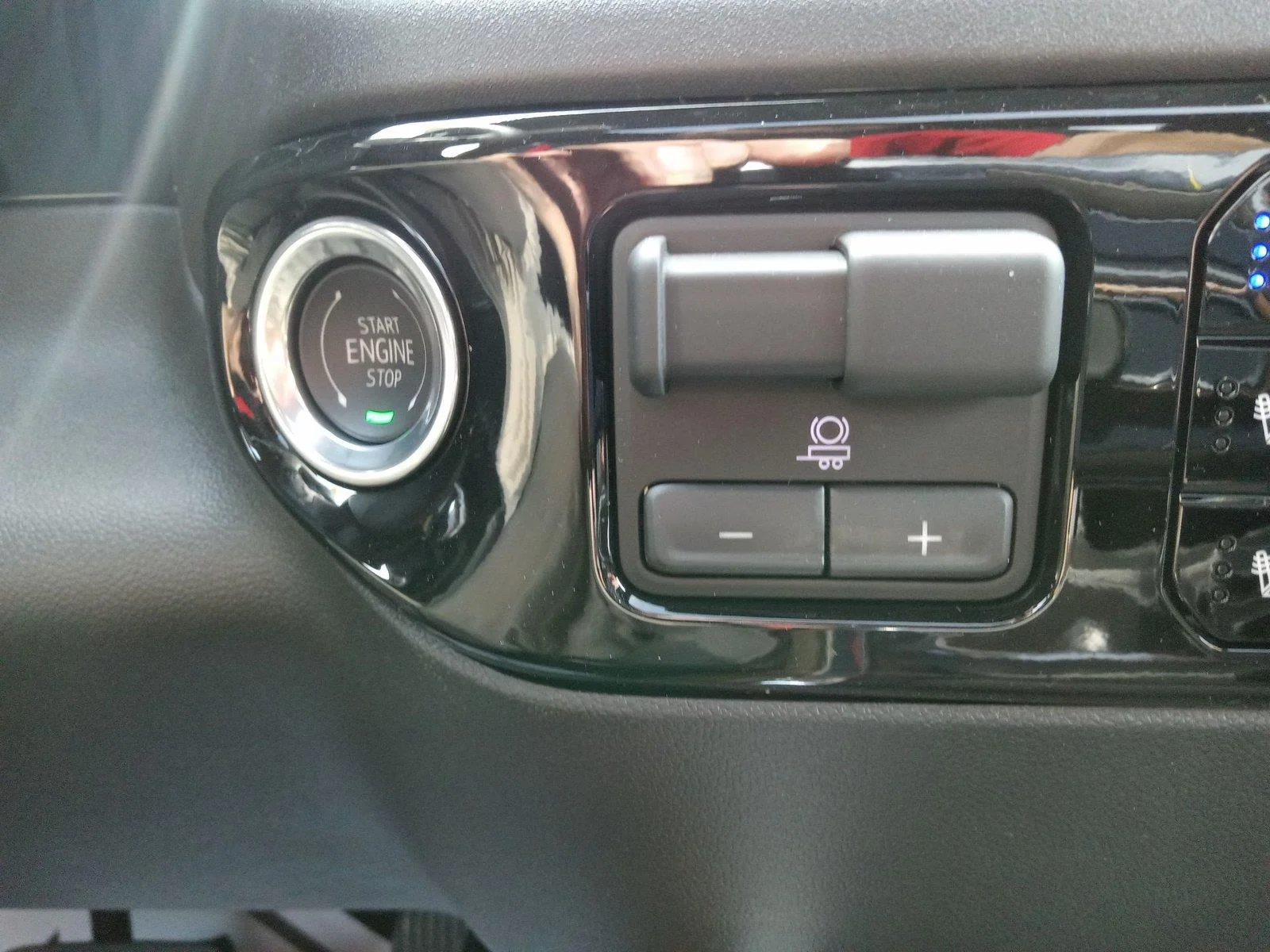 New 2026 Polar White Tricoat Chevrolet High Country image 24