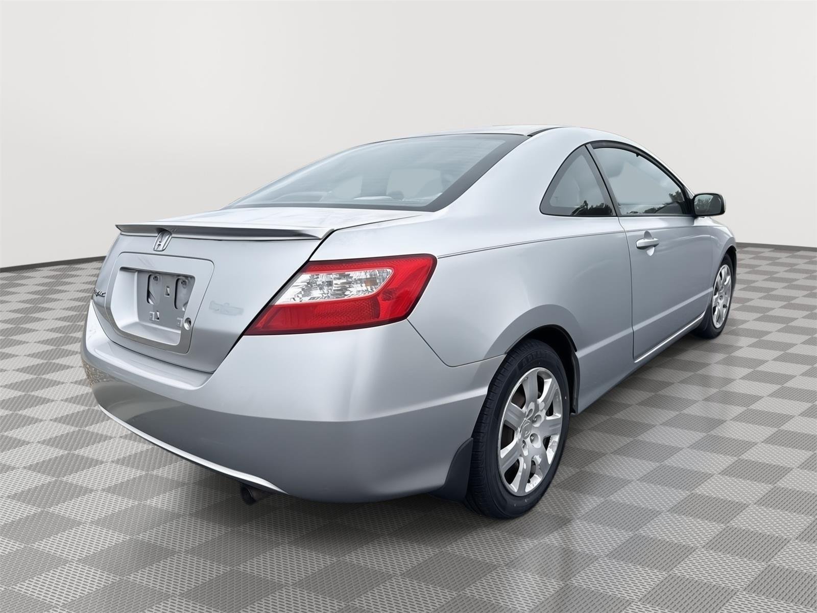 Used 2008 Alabaster Silver Metallic Honda LX image 11