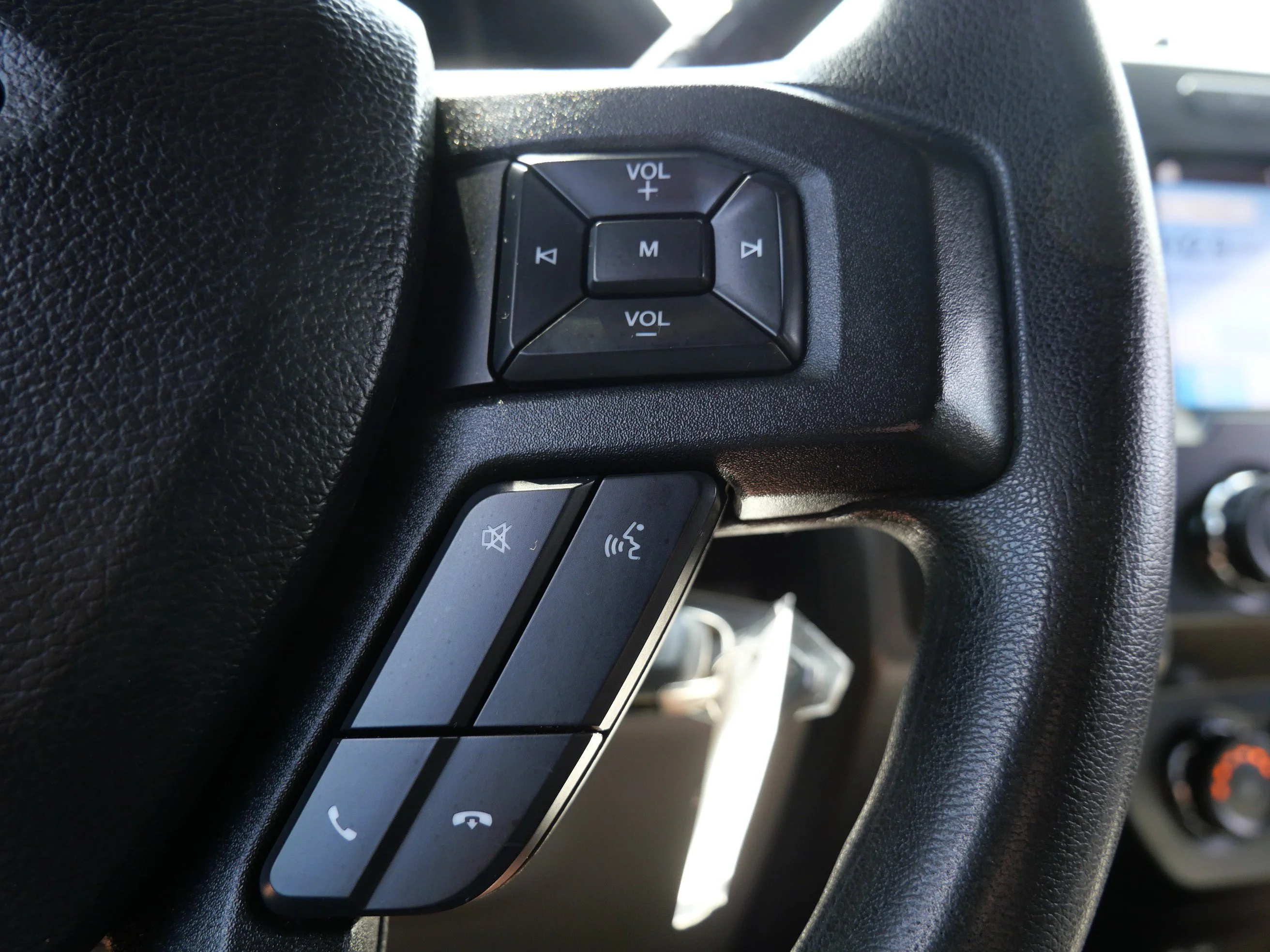 Used 2019 Magnetic Metallic Ford XLT 4WD SuperCab 6.5 Box image 22