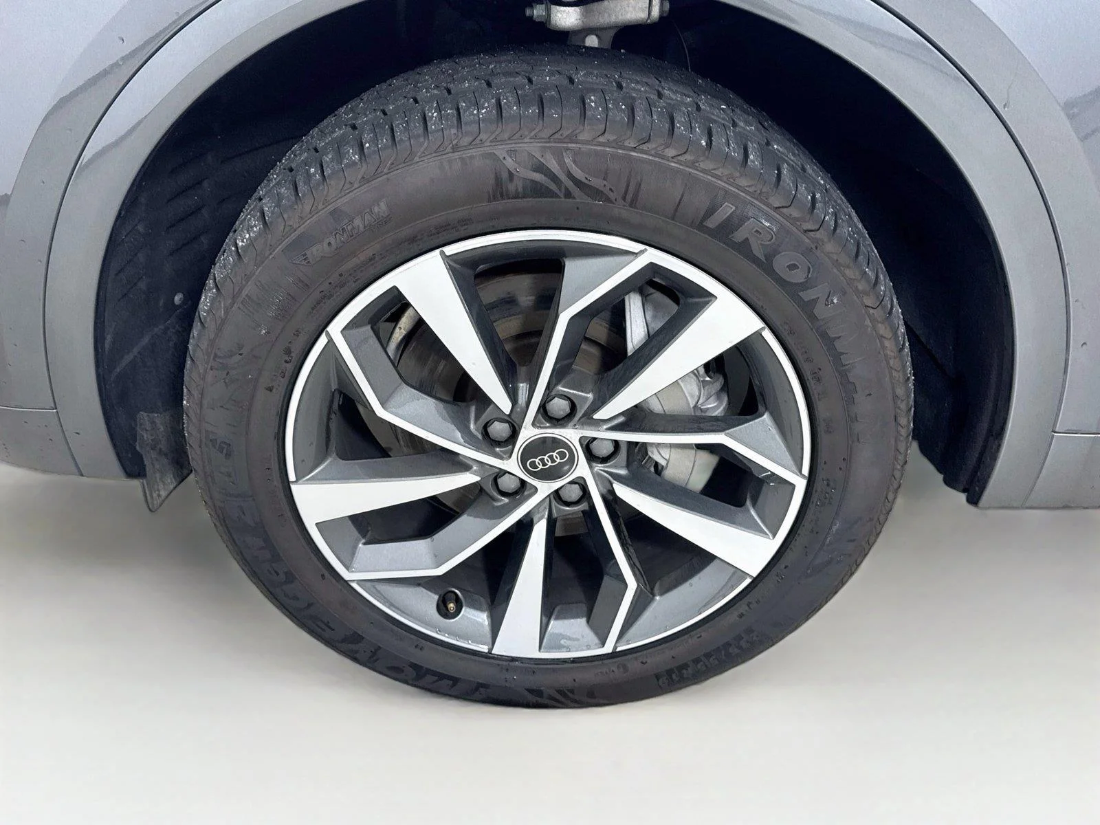 Used 2024  AUDI PREMPLS image 32