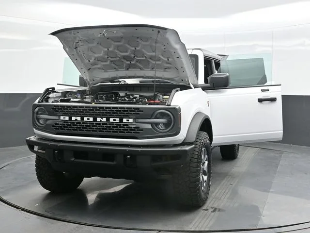 Used 2021 White Ford Badlands image 30