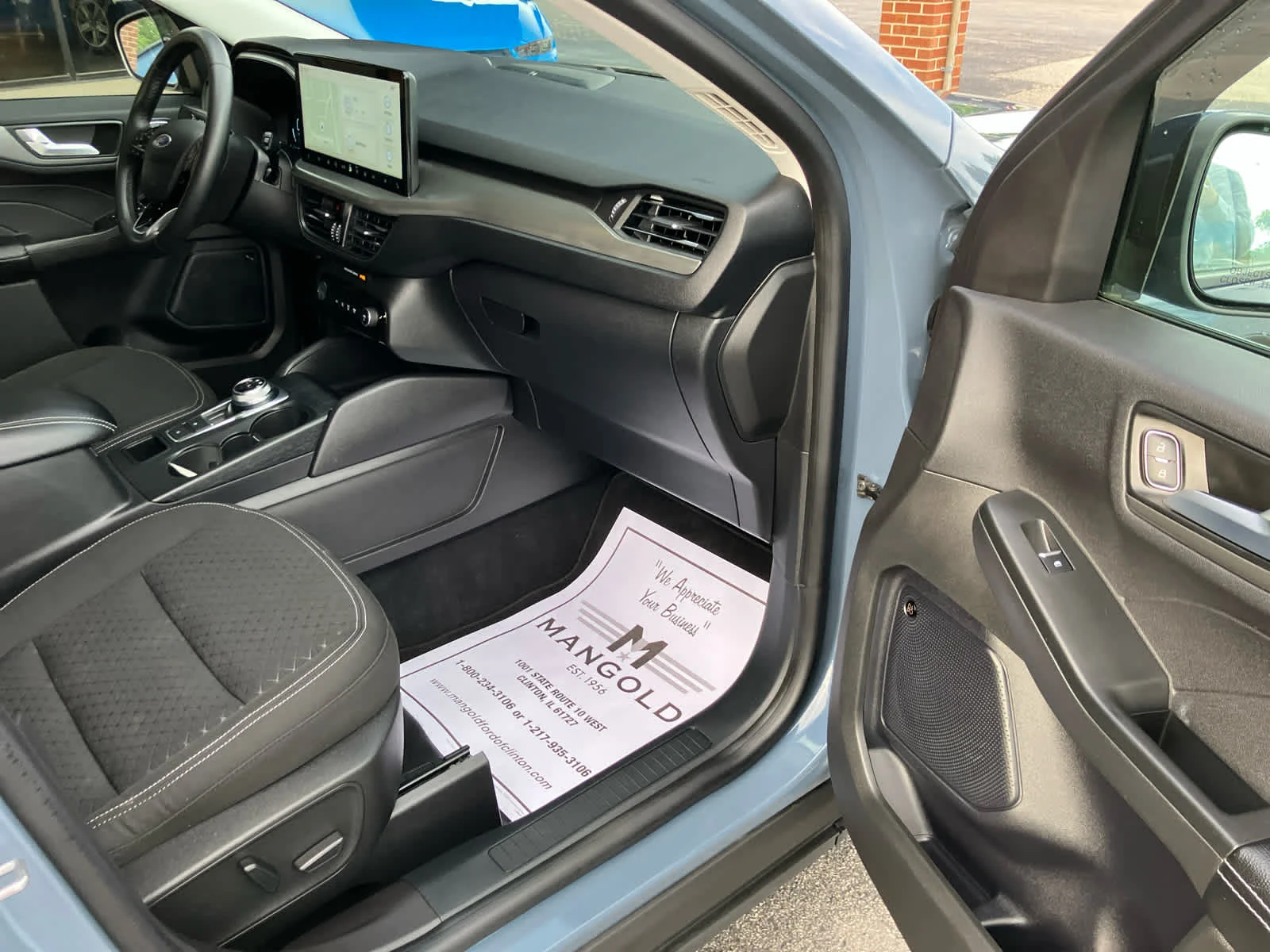 Used 2023 Vapor Blue Metallic Ford Active image 29