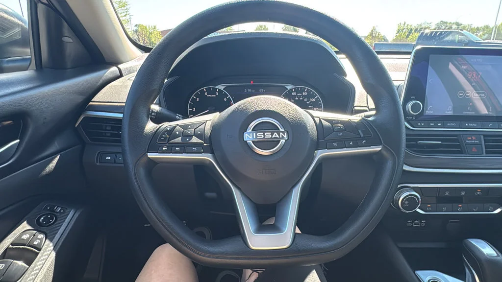 Used 2025 Red Nissan SV image 27