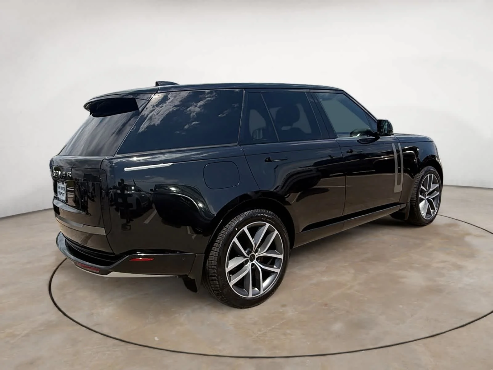 New 2026 Santorini Black Land Rover SE image 5