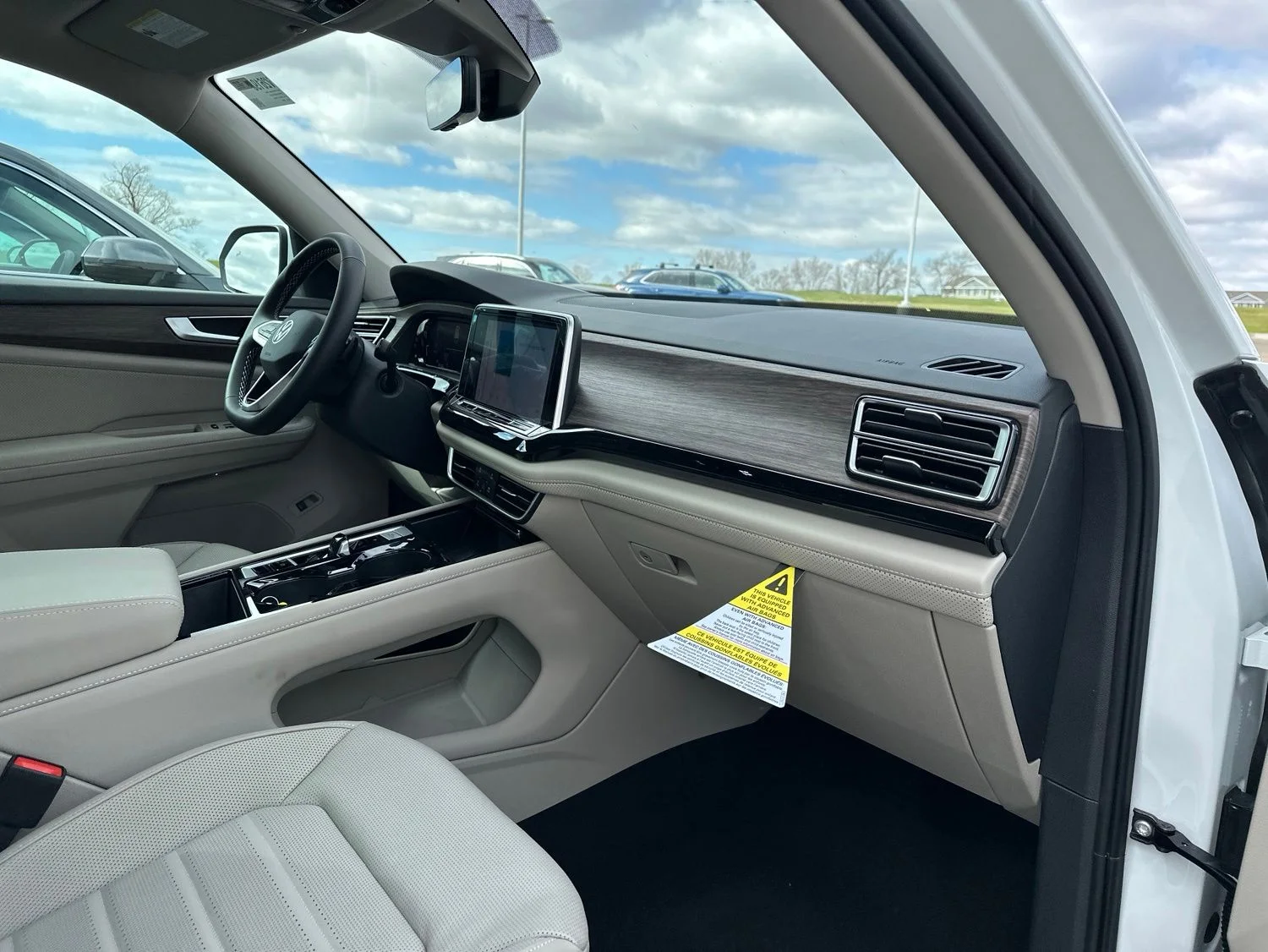 New 2026 White/off-white Volkswagen 2.0T SEL image 40