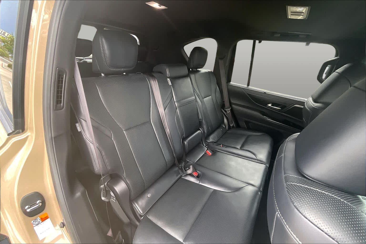 Certified Used 2025 Earth Lexus Overtrail image 18