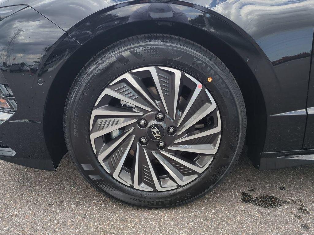 New 2026 Black Hyundai Limited image 11