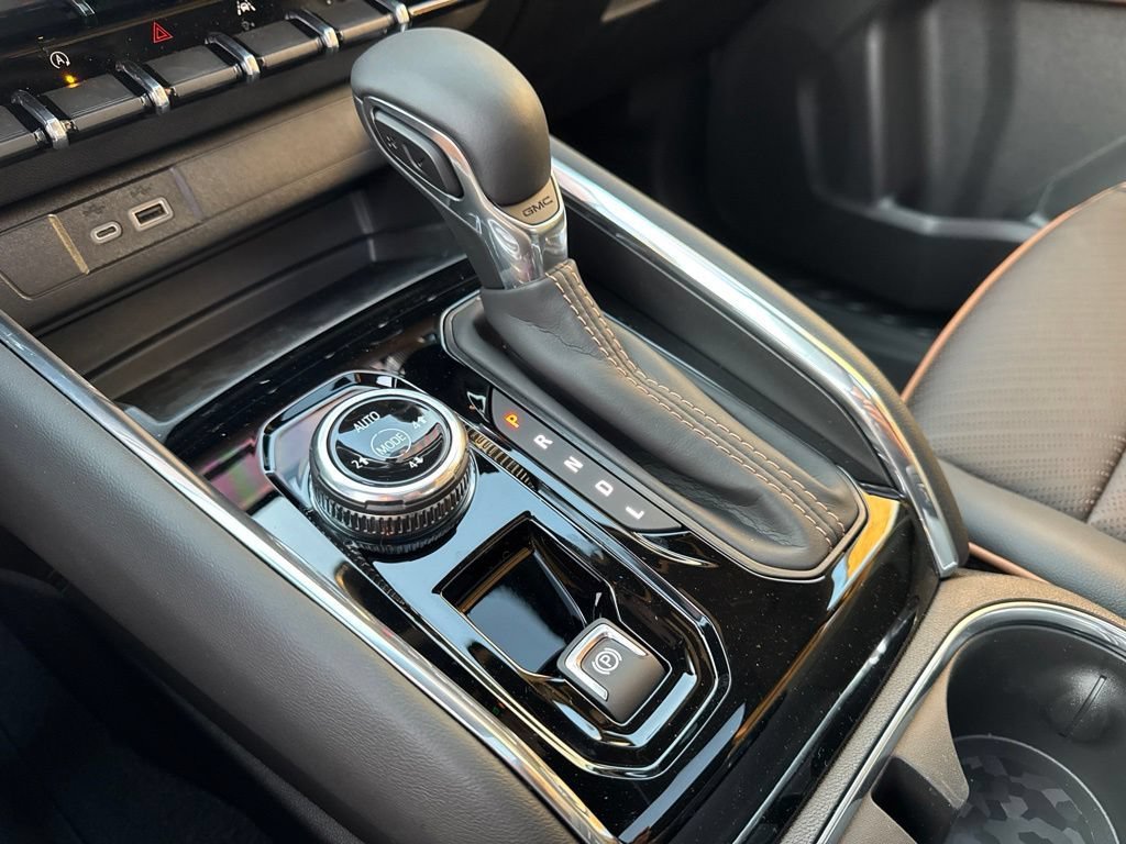 2026 GMC Canyon AT4 - Photo 11