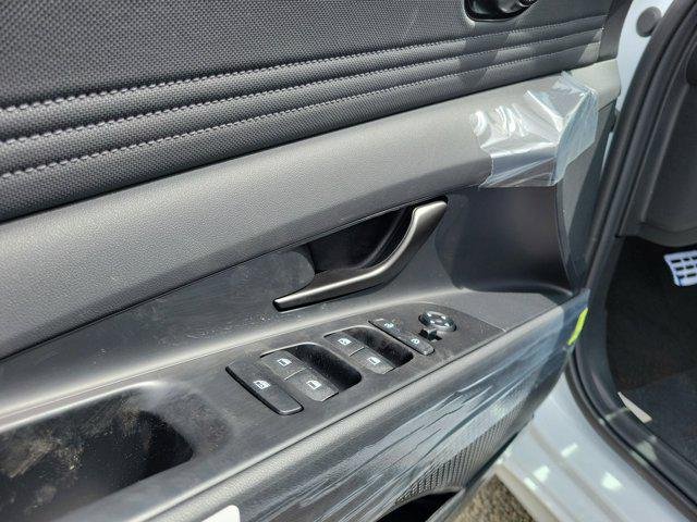 2025 Hyundai Elantra Blue - Photo 18