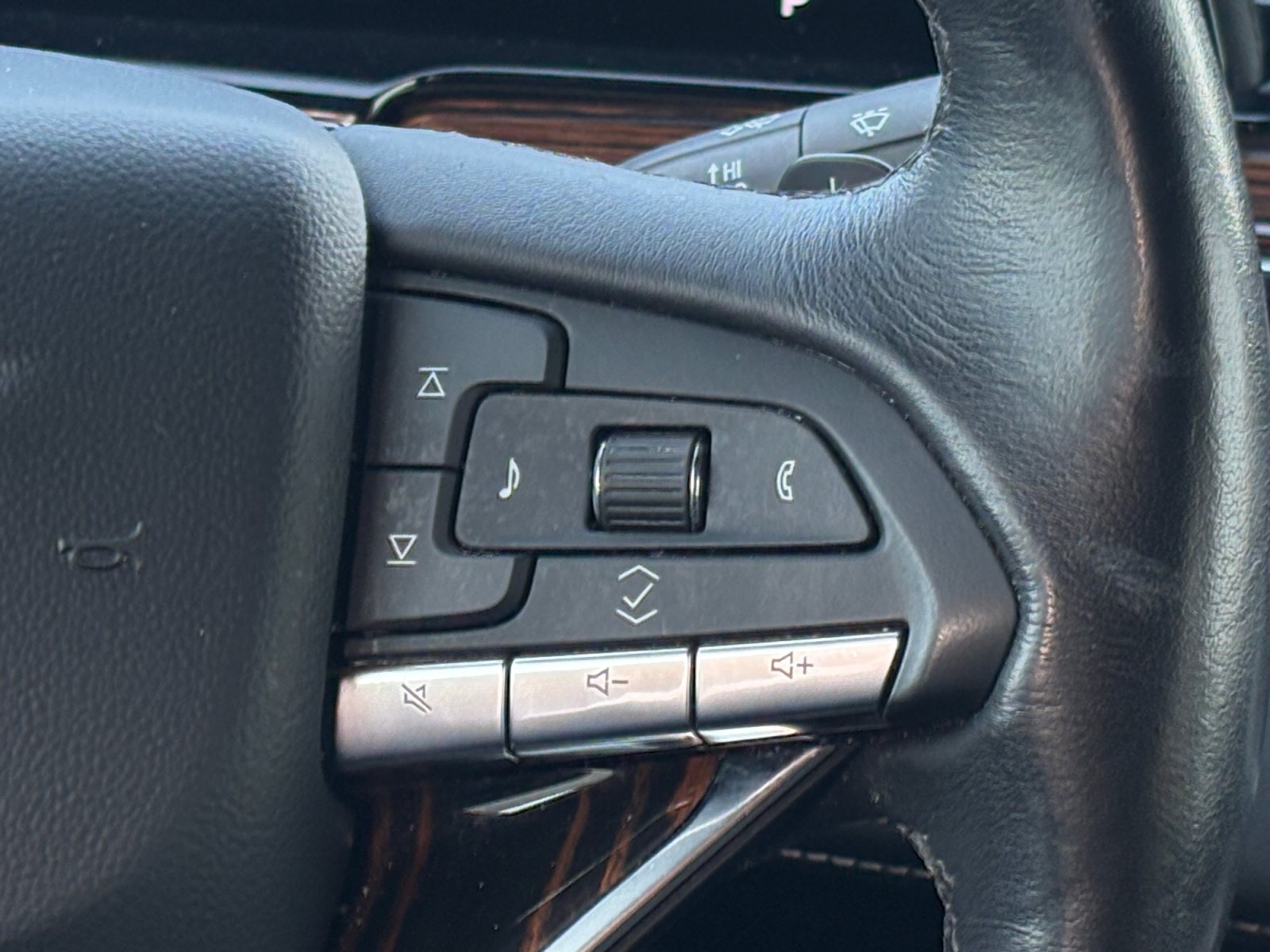 Used 2024 White Cadillac Luxury image 23