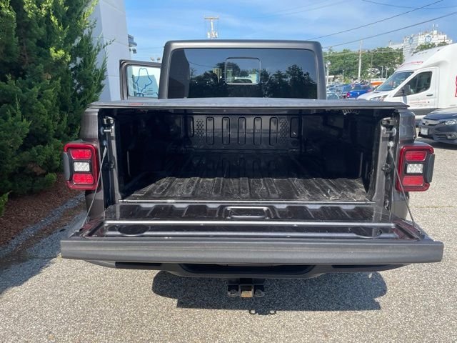 Used 2025 Granite Crystal Clearcoat Metallic Jeep Mojave image 48