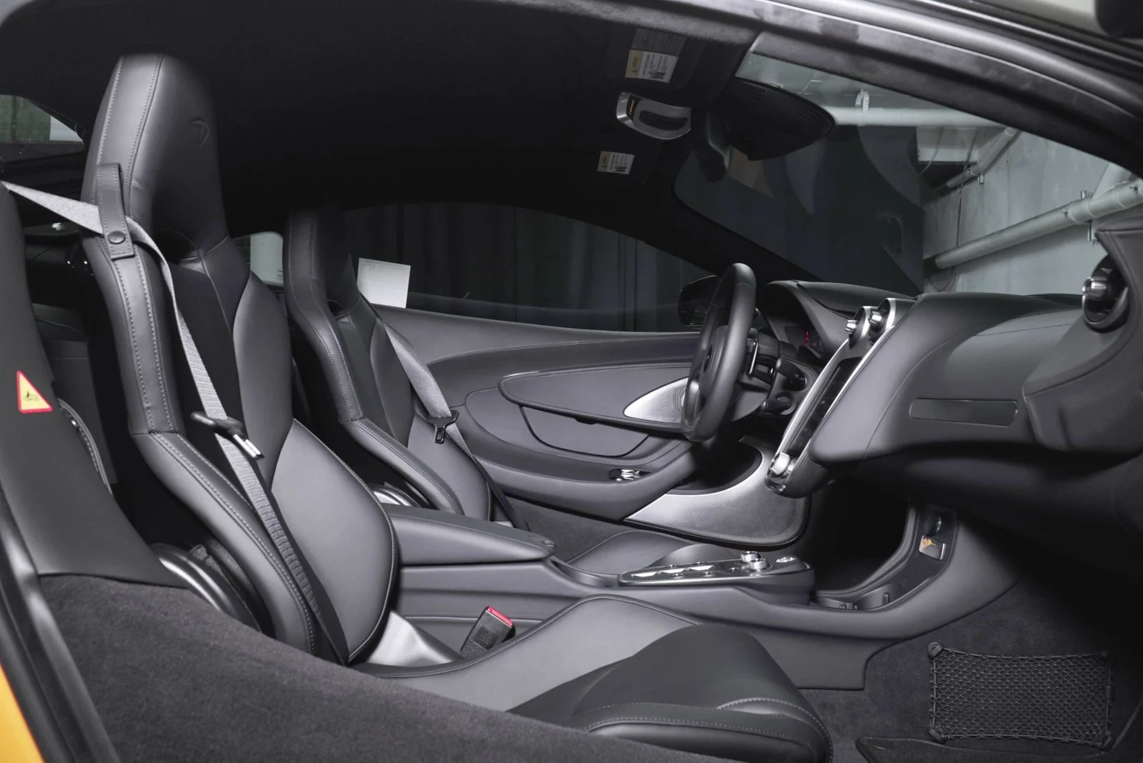 Certified Used 2025  McLaren  image 12