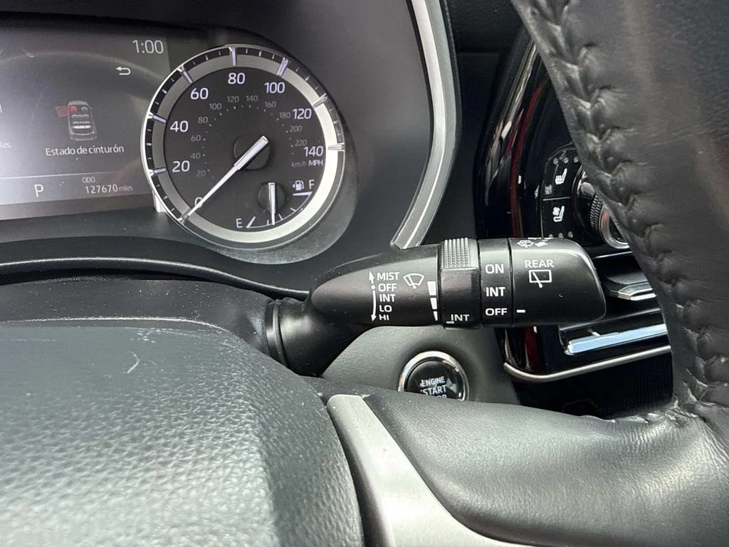 Used 2022  Toyota Limited image 39