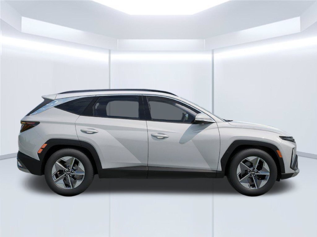 New 2026 White Hyundai SEL Premium image 7