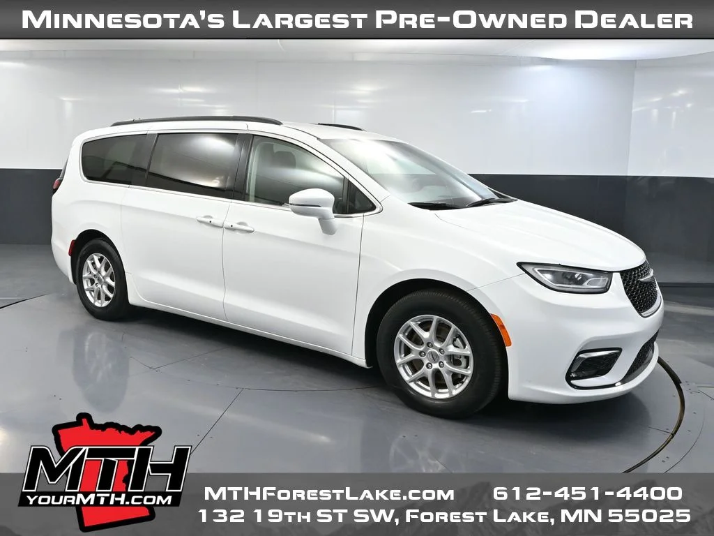 2022 Chrysler Pacifica's photo