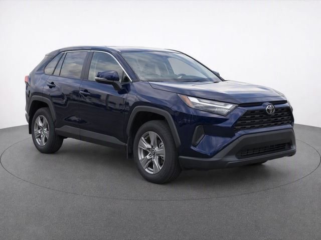 Used 2024  Toyota XLE image 2