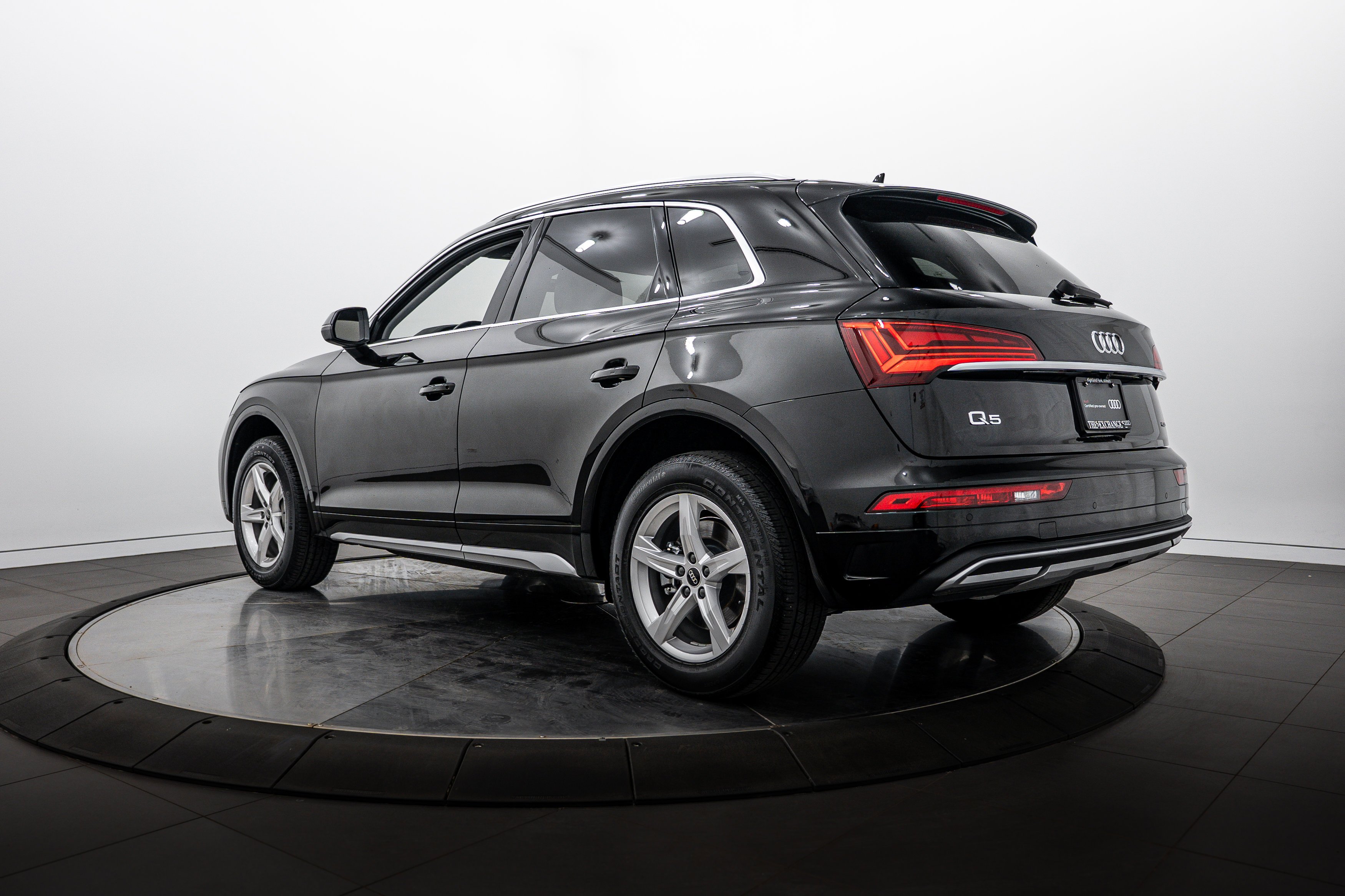 Certified Used 2023 Mythos Black Metallic Audi Premium image 5