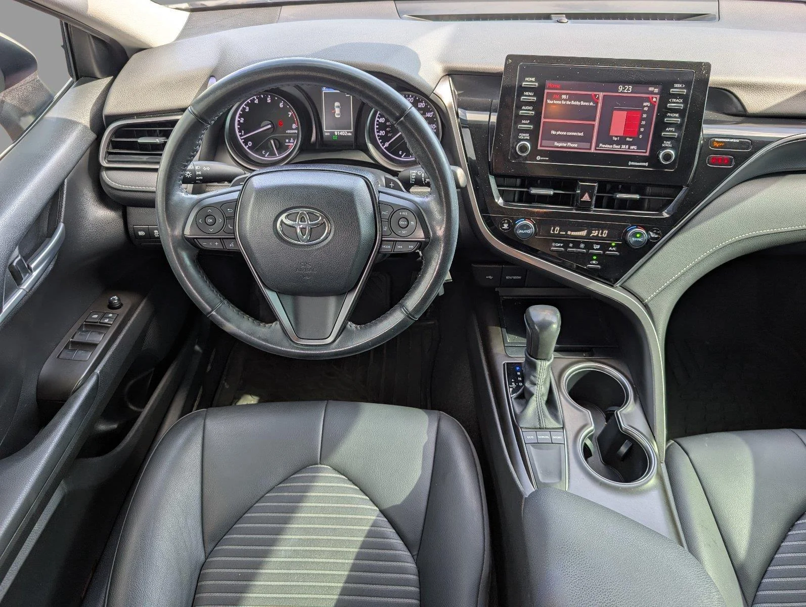 Used 2023 Ice Cap Toyota SE image 32